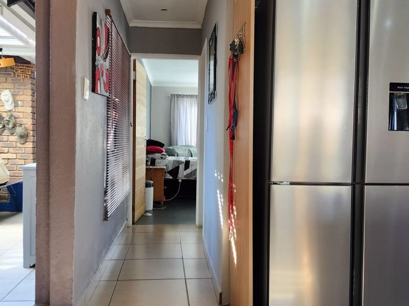 SIMPLEX TOWNHOUSE - Photo 5