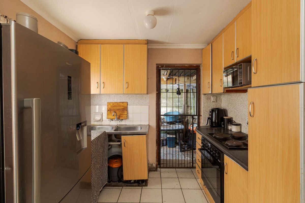 Charming 2-Bedroom Home with Extra Flatlet – Hindle Park, Blue Downs - Photo 5