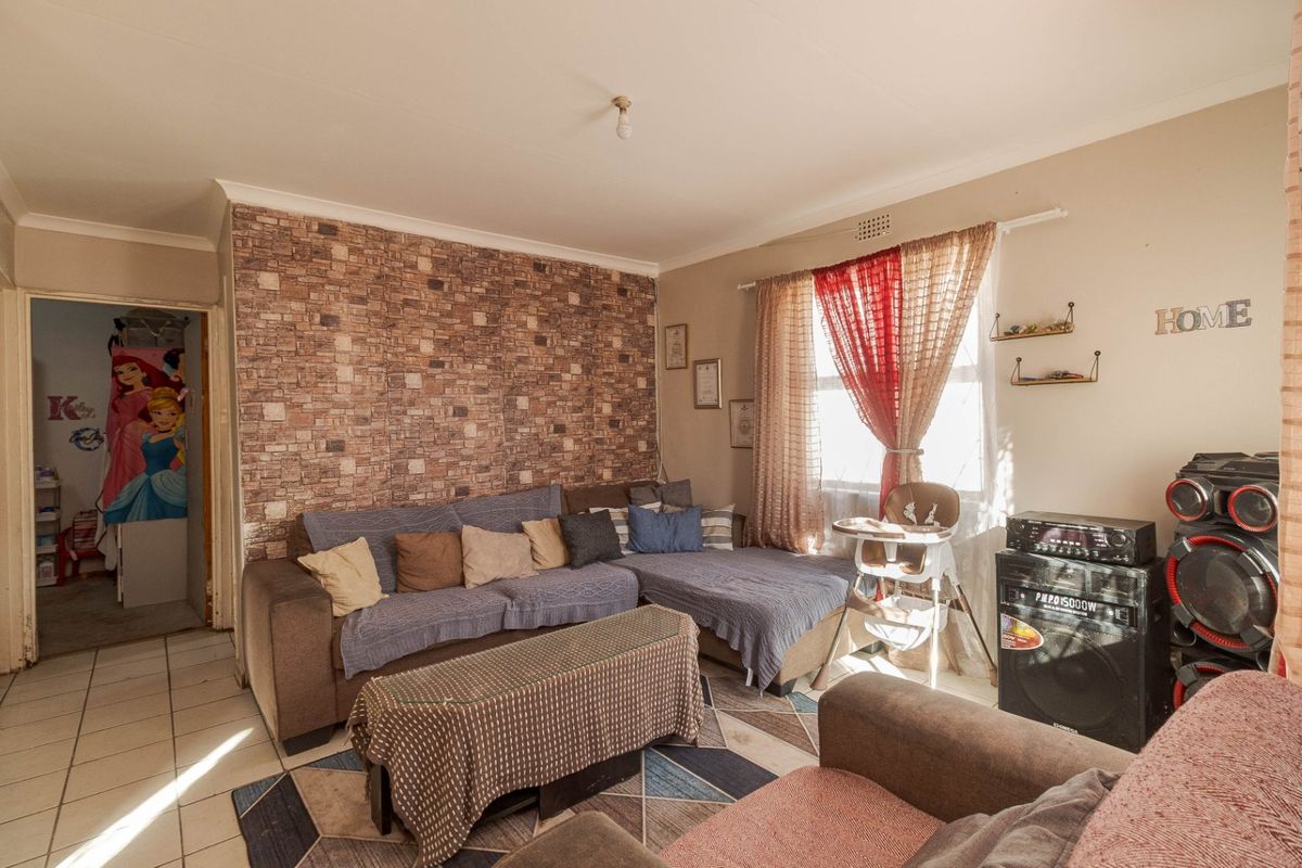 Charming 2-Bedroom Home with Extra Flatlet – Hindle Park, Blue Downs - Photo 4