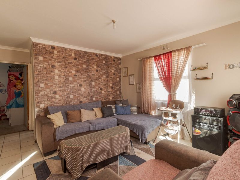 Charming 2-Bedroom Home with Extra Flatlet – Hindle Park, Blue Downs - Photo 4