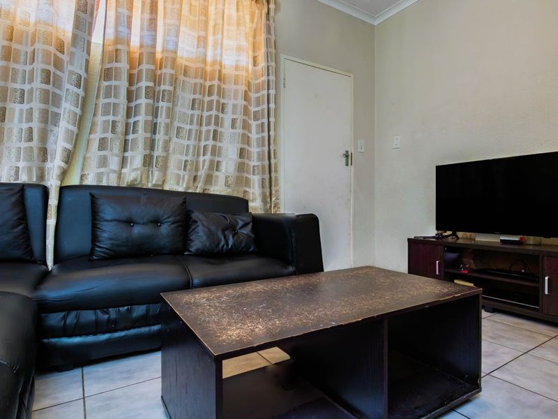 Lock Up & Go or Pefect Starter Unit!  - Photo 7