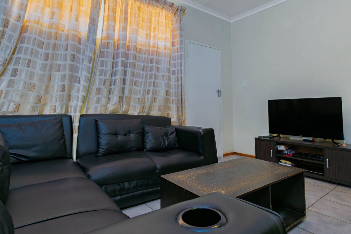 Lock Up & Go or Pefect Starter Unit!  - Photo 2