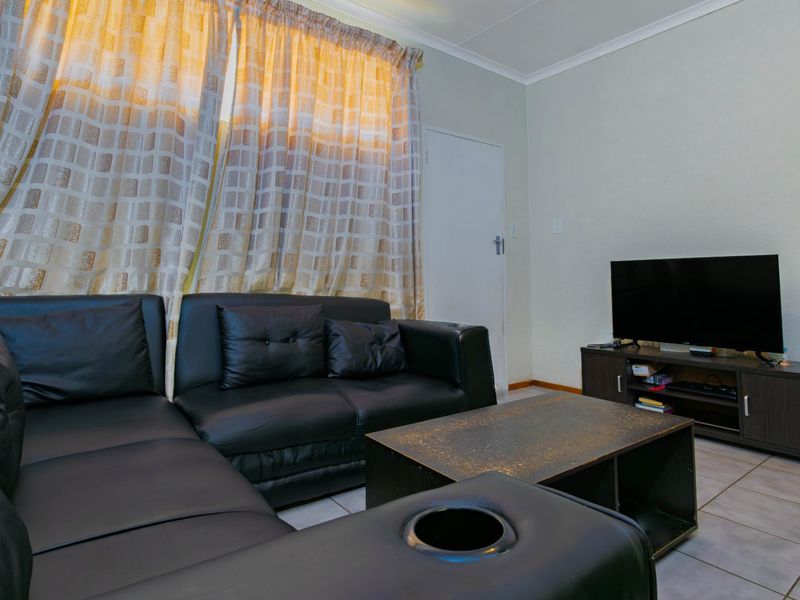 Lock Up & Go or Pefect Starter Unit!  - Photo 2