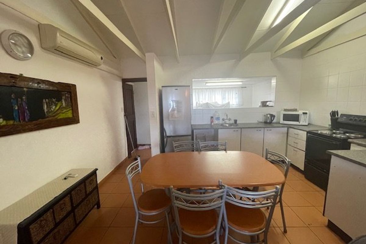 Spacious 3 Bedroom Unit in Secure Complex Opposite Port Edward Golf Course – A Perfect Coastal Retreat! - Photo 3