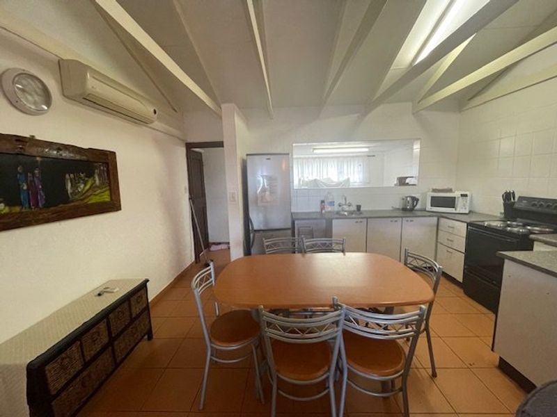 Spacious 3 Bedroom Unit in Secure Complex Opposite Port Edward Golf Course – A Perfect Coastal Retreat! - Photo 3