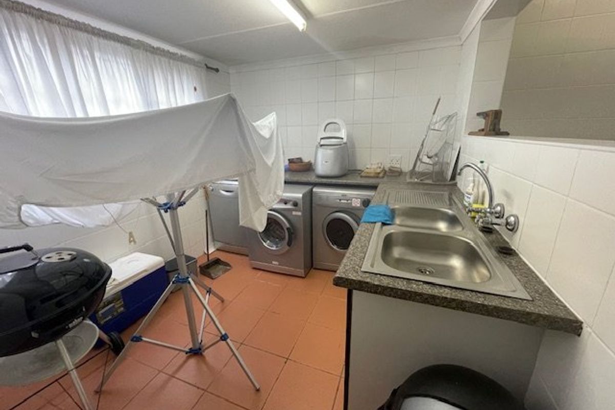 Spacious 3 Bedroom Unit in Secure Complex Opposite Port Edward Golf Course – A Perfect Coastal Retreat! - Photo 5