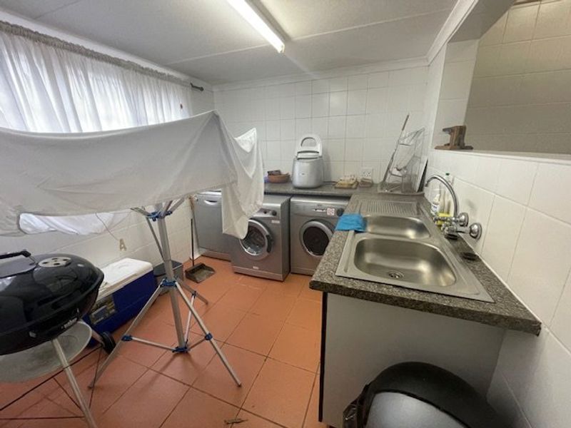 Spacious 3 Bedroom Unit in Secure Complex Opposite Port Edward Golf Course – A Perfect Coastal Retreat! - Photo 5