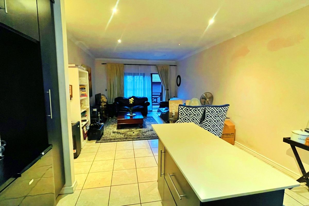 2 Bedroom Apartment / Flat for Sale in Pretoriuspark - Photo 2
