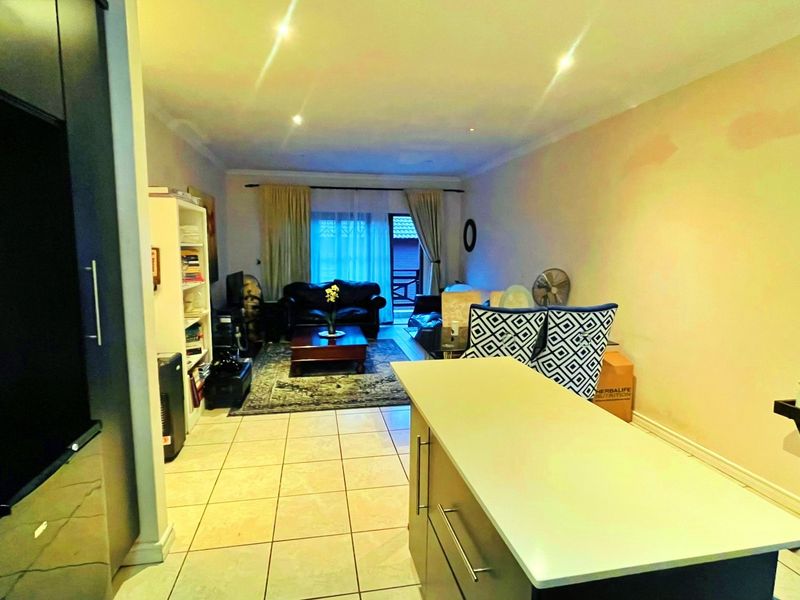 2 Bedroom Apartment / Flat for Sale in Pretoriuspark - Photo 2