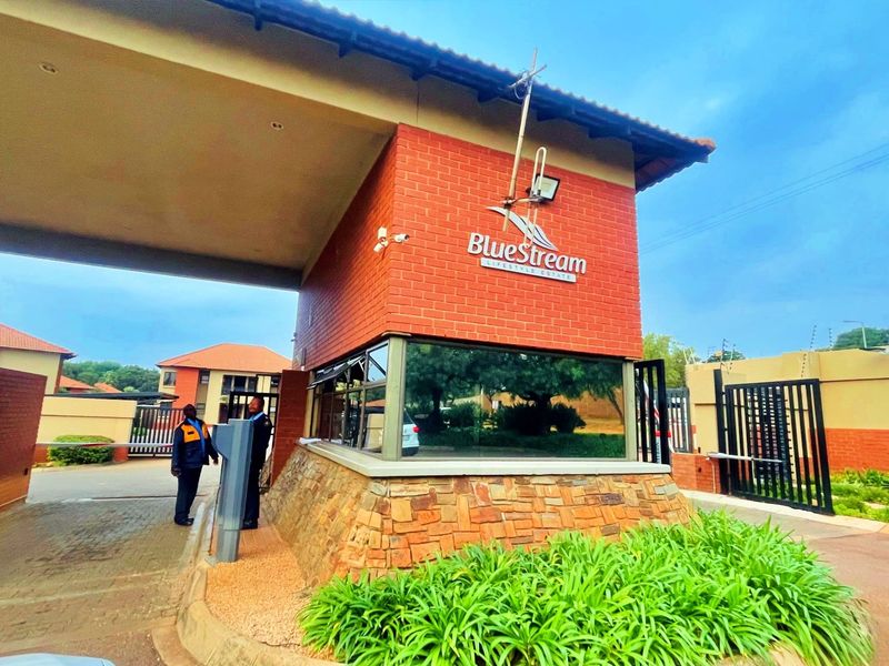 2 Bedroom Apartment / Flat for Sale in Pretoriuspark - Photo 6