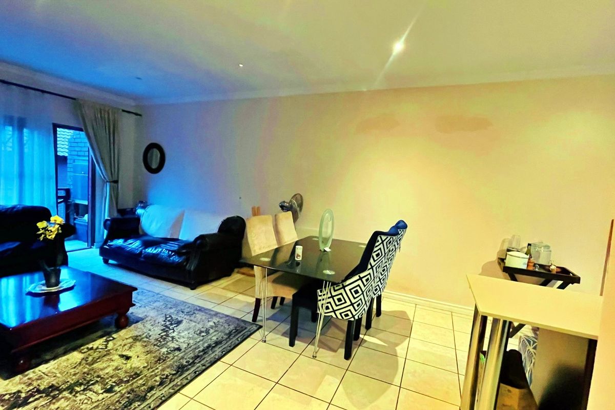 2 Bedroom Apartment / Flat for Sale in Pretoriuspark - Photo 3