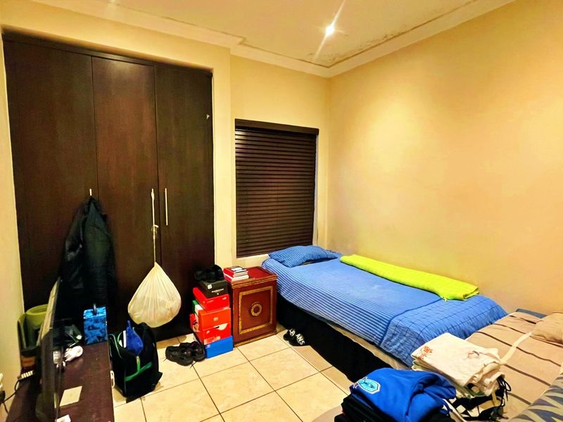 2 Bedroom Apartment / Flat for Sale in Pretoriuspark - Photo 7