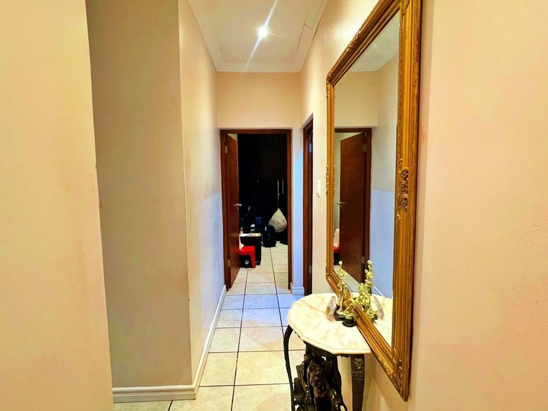 2 Bedroom Apartment / Flat for Sale in Pretoriuspark - Photo 8