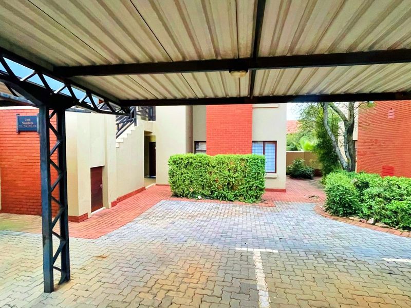 2 Bedroom Apartment / Flat for Sale in Pretoriuspark - Photo 5