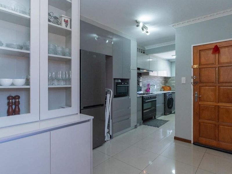 THREE BEDROOMS AND THREE BATHROOMS  - Photo 7