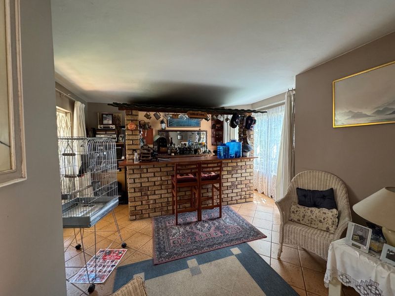 Spacious Family Home with Modern Comforts - Photo 2