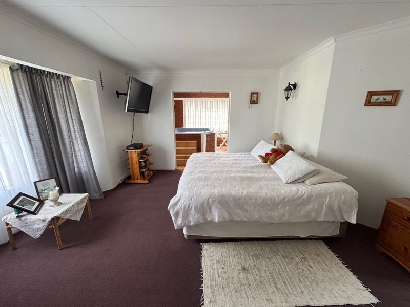 Spacious Family Home with Modern Comforts - Photo 8