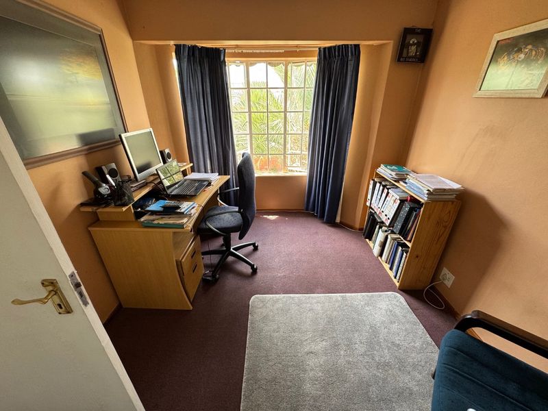 Spacious Family Home with Modern Comforts - Photo 6