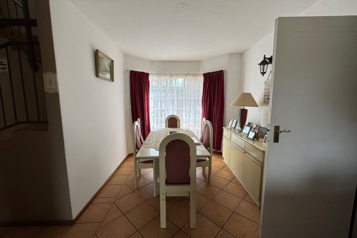 Spacious Family Home with Modern Comforts - Photo 4