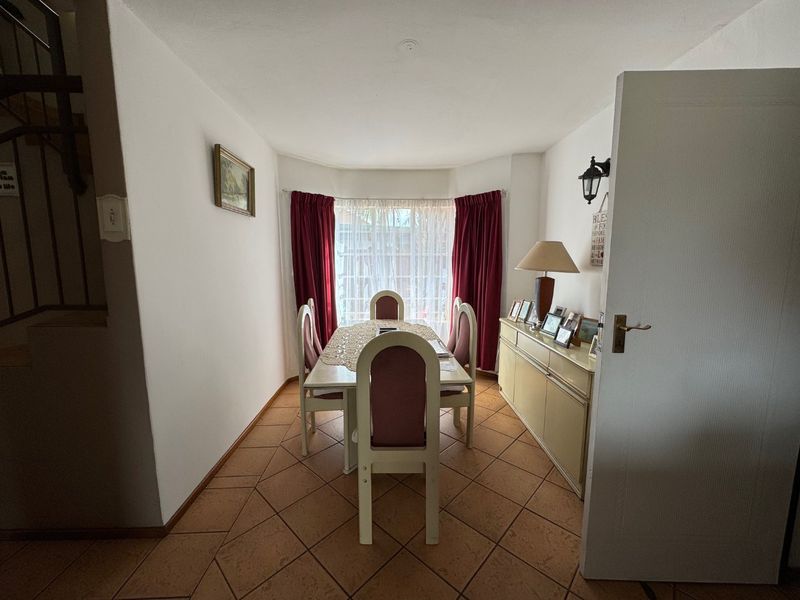 Spacious Family Home with Modern Comforts - Photo 4