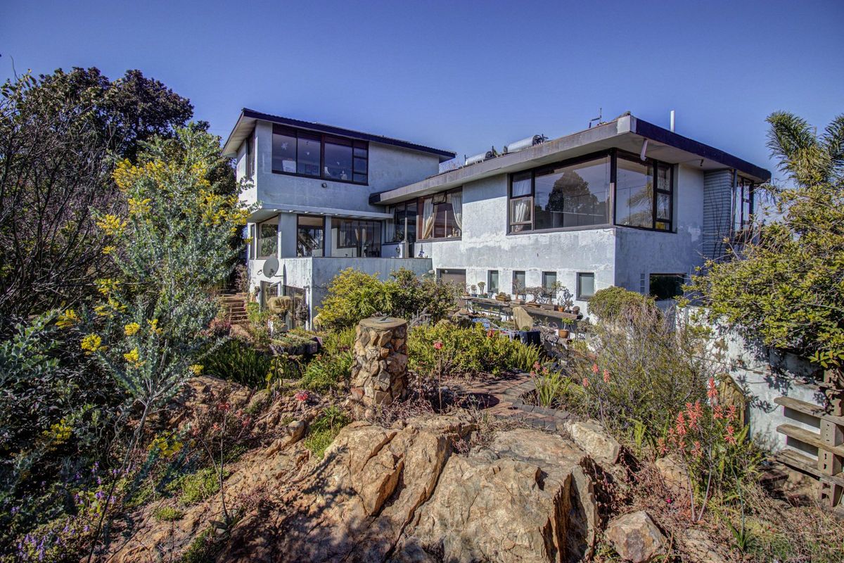 Under offer this beautiful 6 bedroom property situated in Bedfordview Ext 43. Let me do the same for you - Photo 3