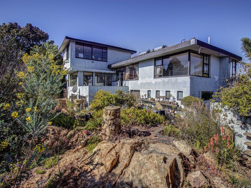 Under offer this beautiful 6 bedroom property situated in Bedfordview Ext 43. Let me do the same for you - Photo 3