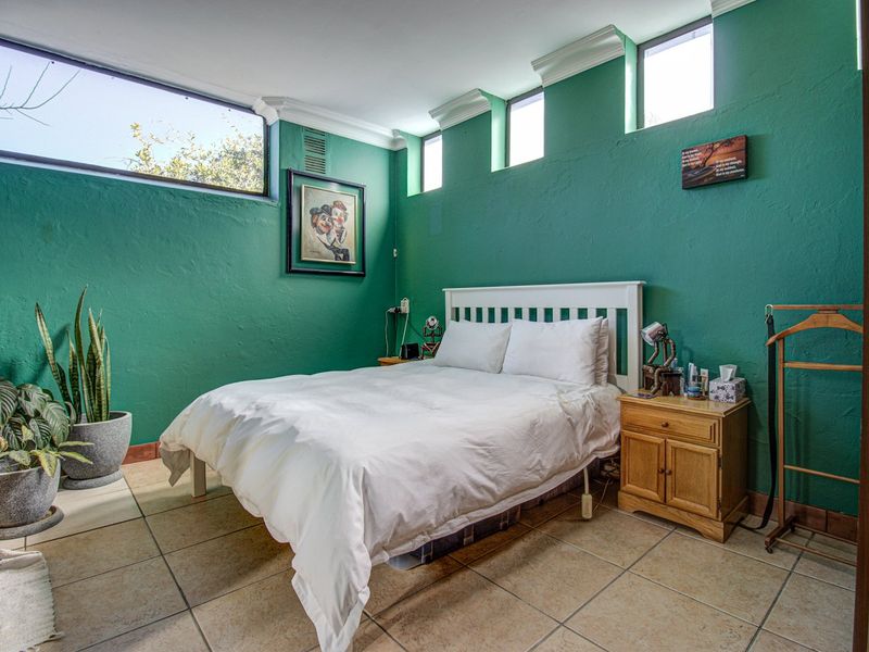 Under offer this beautiful 6 bedroom property situated in Bedfordview Ext 43. Let me do the same for you - Photo 8