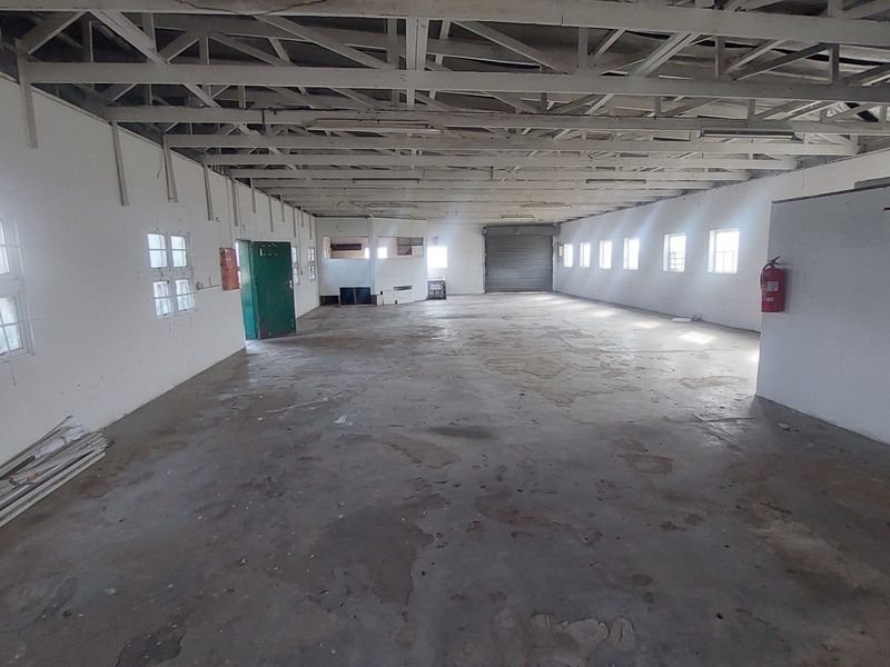 Commercial property for rent in Chatsworth - Photo 6