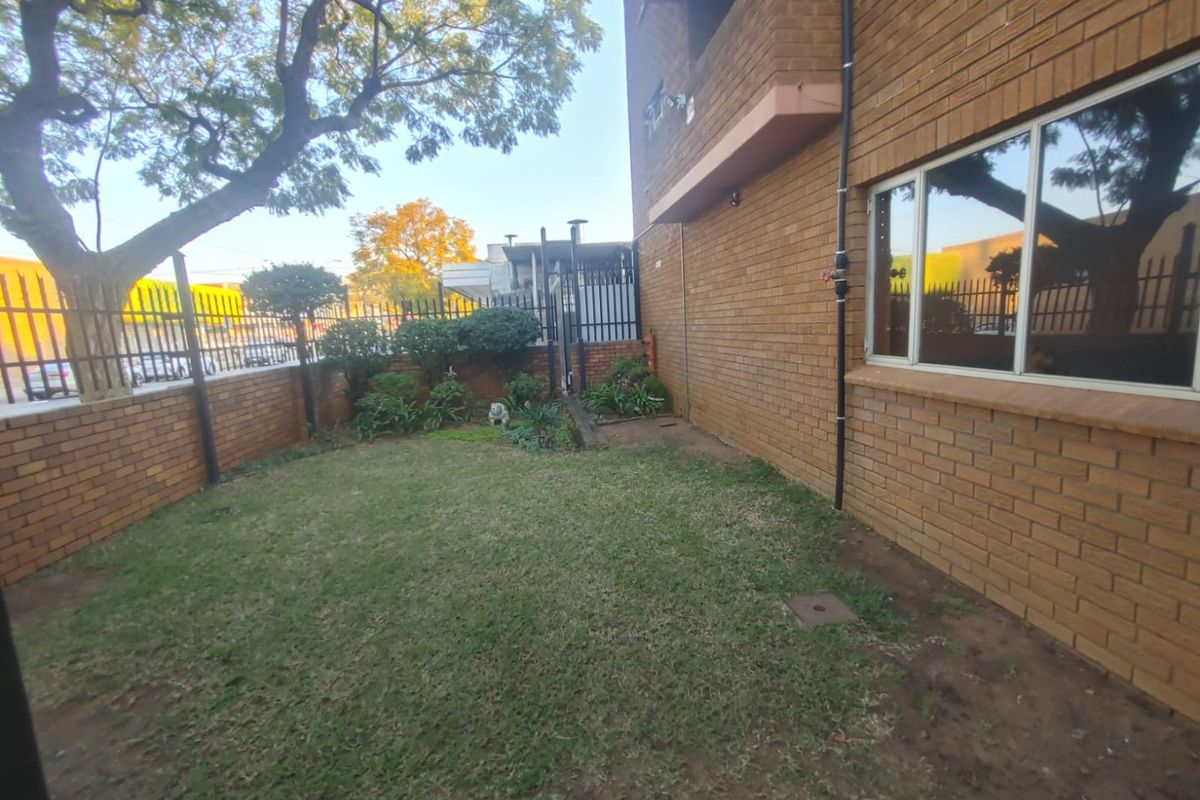 1-Bedroom Apartment for Sale in Pretoria North – Ideal for First-Time Buyers - Photo 2
