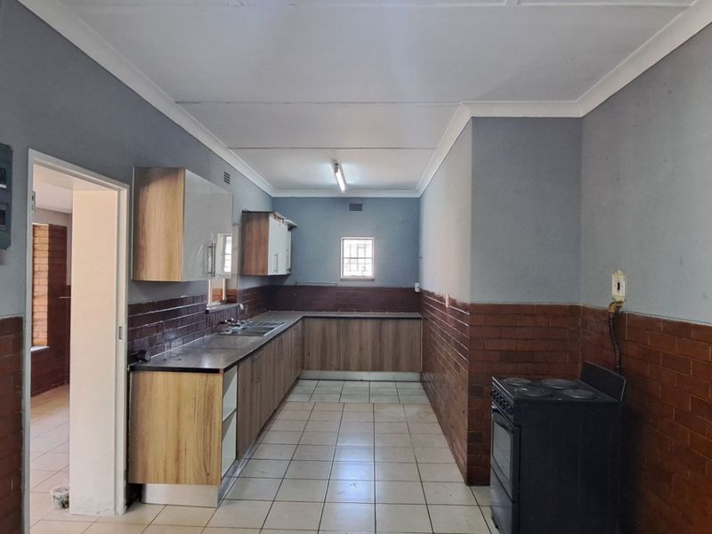 Spacious Family Home to Rent – Perfectly Located - Photo 3
