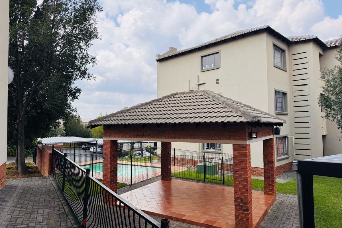 Apartment For Sale in Bloubosrand - Photo 3