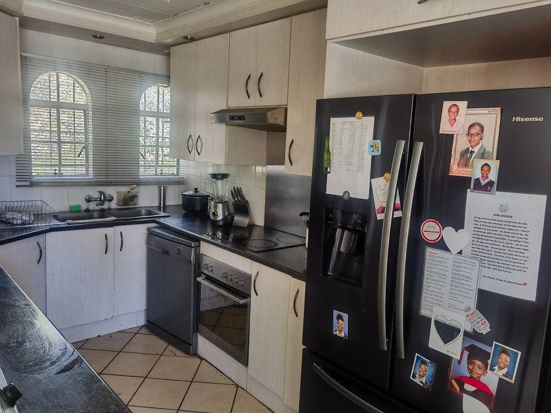 3 Bedroom house for Sale in Crystal Park - Photo 5