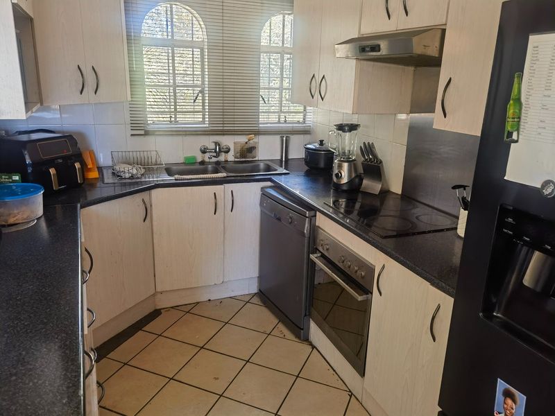 3 Bedroom house for Sale in Crystal Park - Photo 4