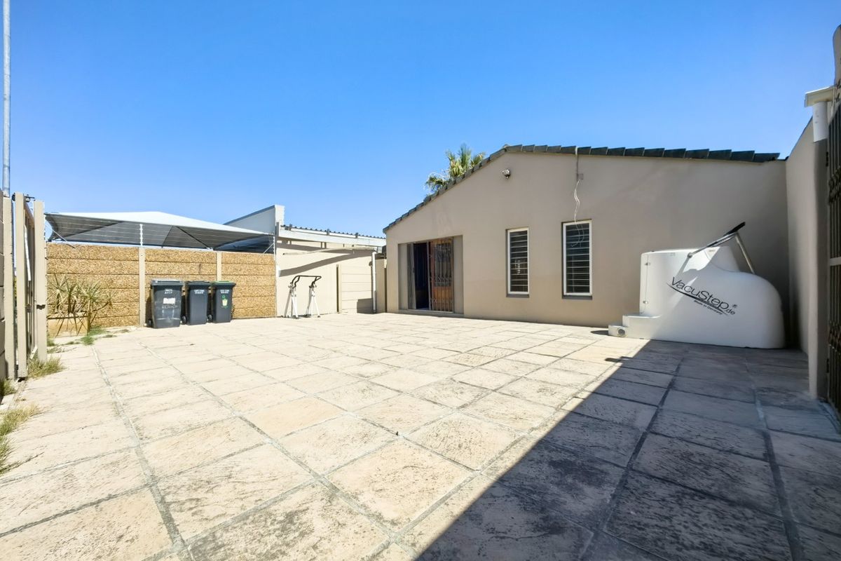 Location, Location , Location!!! - Photo 3