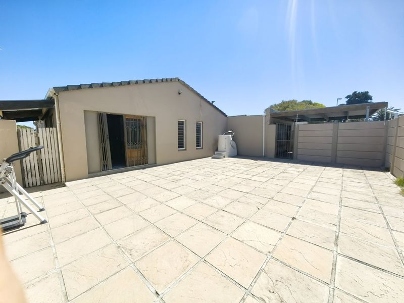 Location, Location , Location!!! - Photo 2