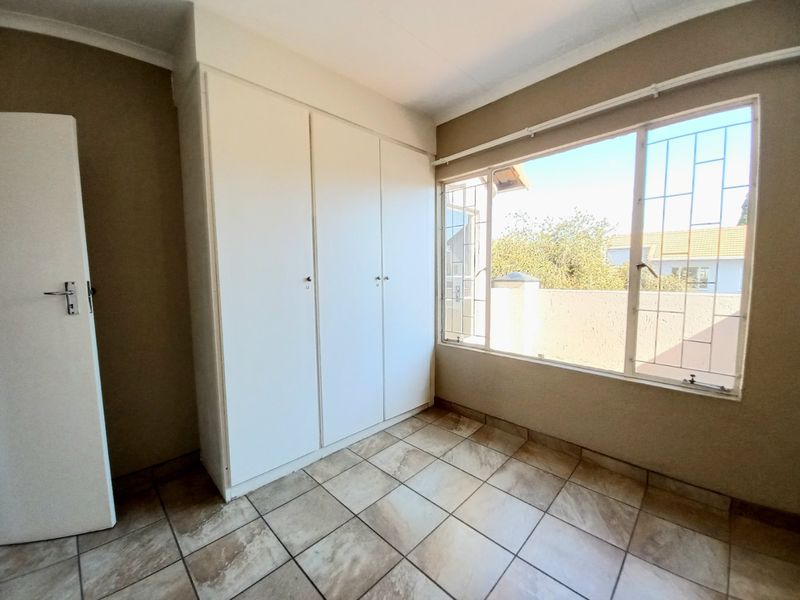 Charming 1-Bedroom Upstairs Unit in a Secure Lifestyle Estate with Excellent Amenities! - Photo 9