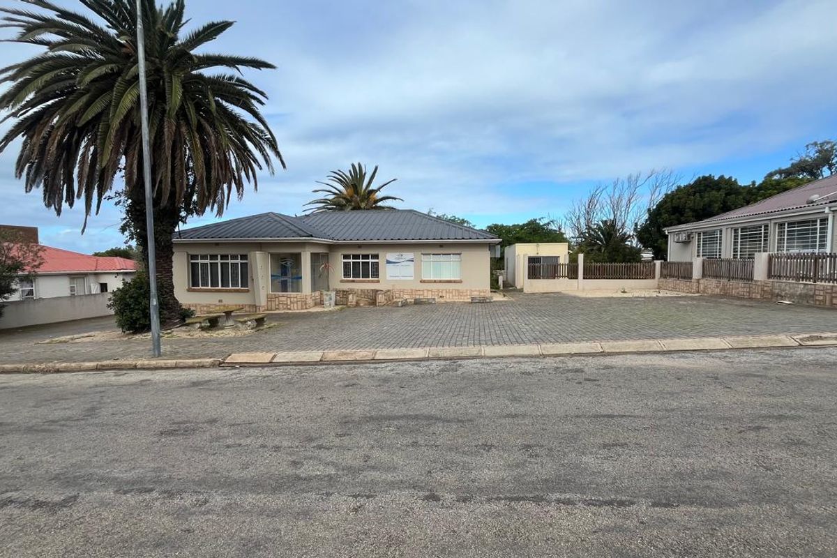 Well-equipped office Property with functional environment ideal for a productive business operation - Photo 5