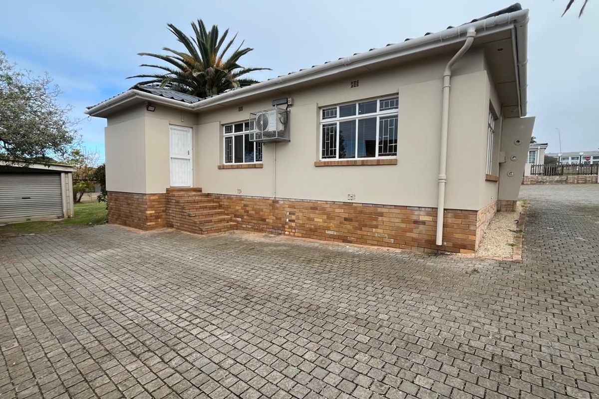 Well-equipped office Property with functional environment ideal for a productive business operation - Photo 3