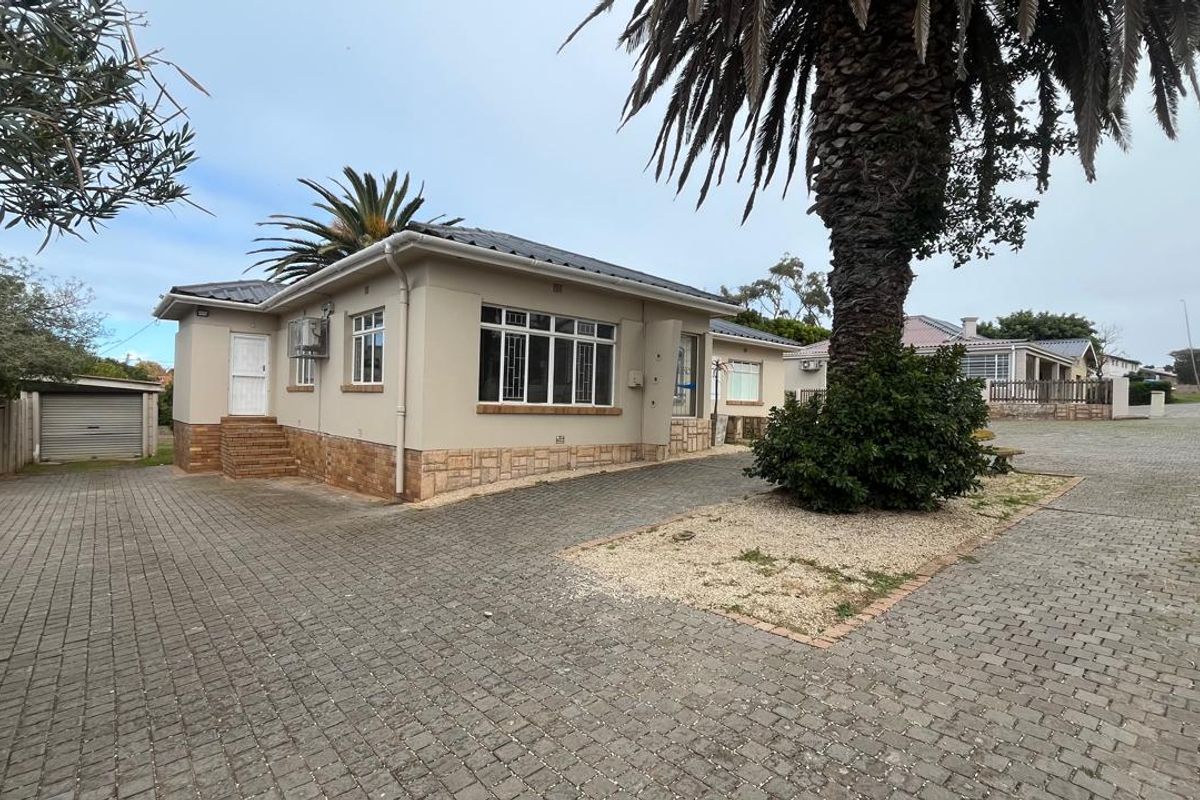 Well-equipped office Property with functional environment ideal for a productive business operation - Photo 2