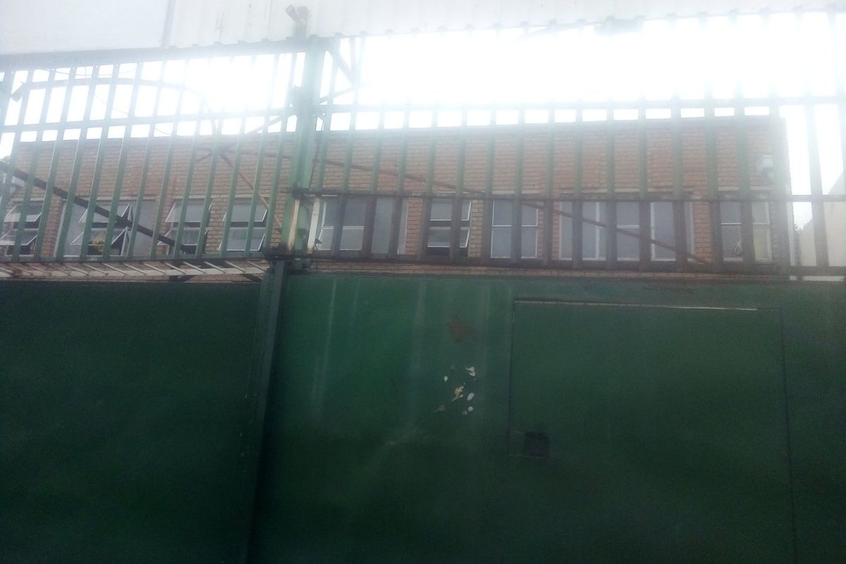 Priced to Go!!! Car stand with 4 tenanted rooms on Jules street - Photo 4