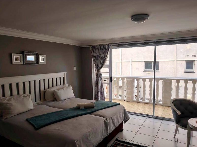 7 Bedroom Commercial Property for Sale in East London - Photo 5