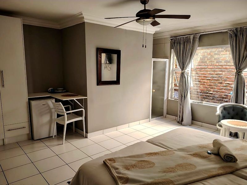 7 Bedroom Commercial Property for Sale in East London - Photo 8