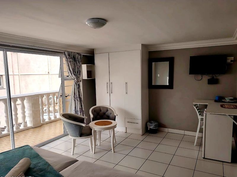 7 Bedroom Commercial Property for Sale in East London - Photo 6