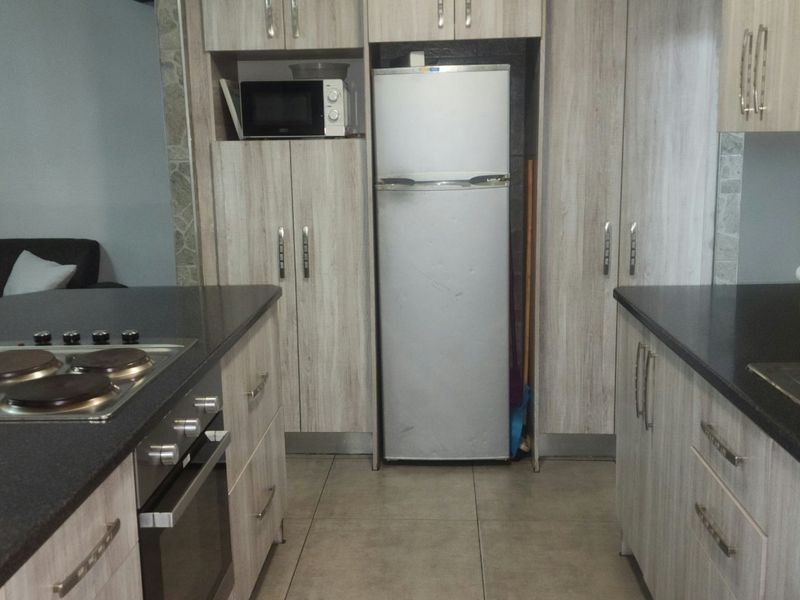 3 Bedroom house for sale in Lentegeur - Photo 7