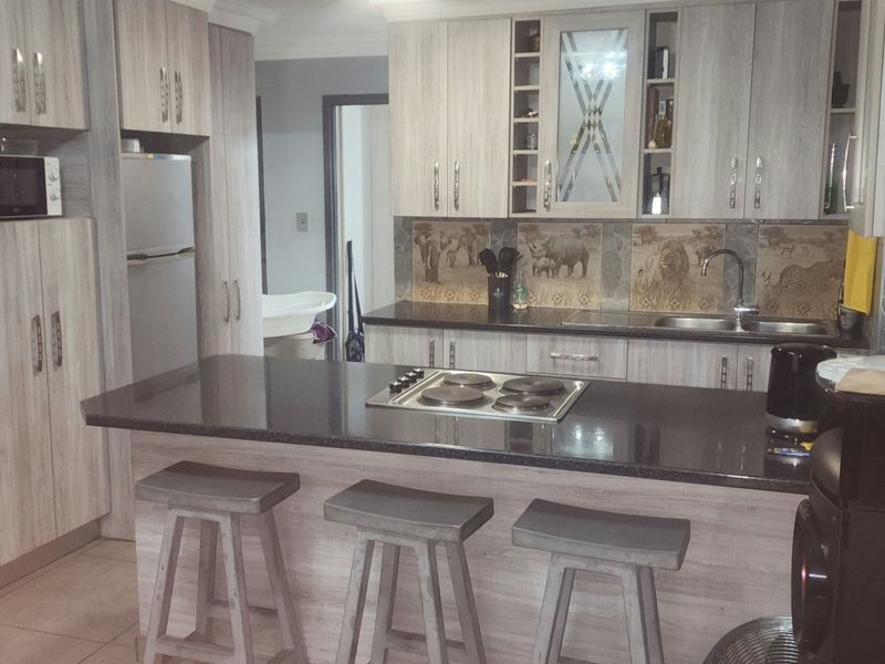 3 Bedroom house for sale in Lentegeur - Photo 6