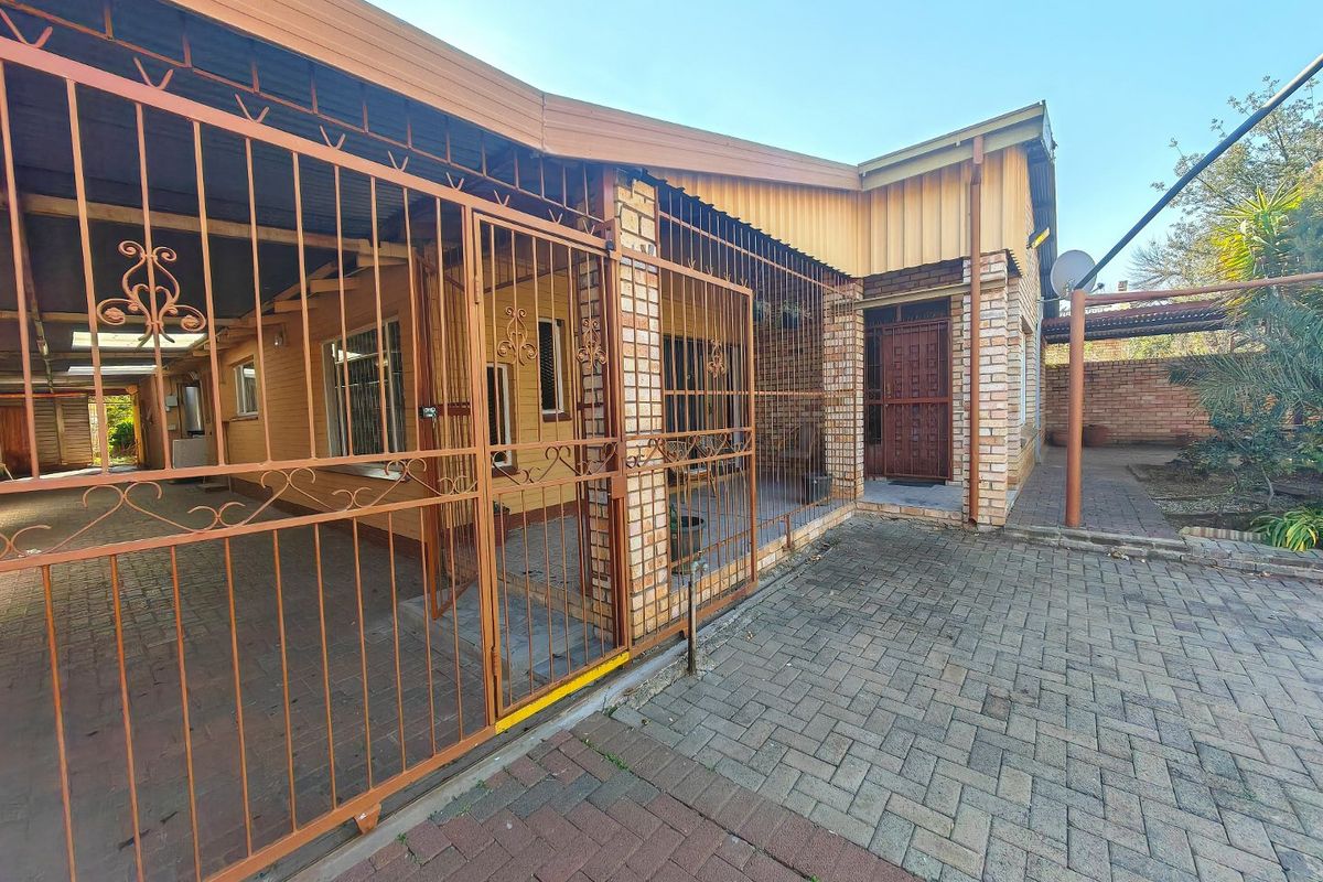 INVESTMENT!!!!!!! close to University of Free State - Photo 4