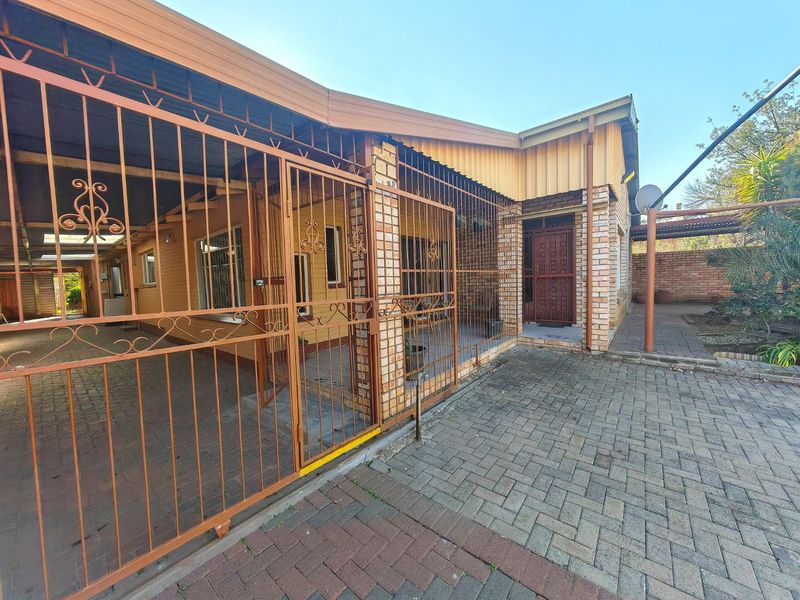 INVESTMENT!!!!!!! close to University of Free State - Photo 4