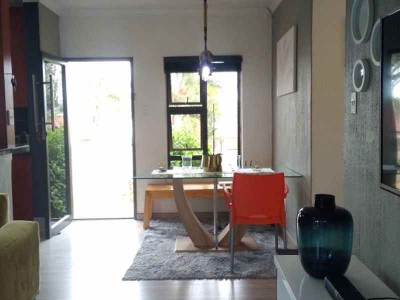 COZY AND COMFORTABLE FAMILY HOME - Photo 10