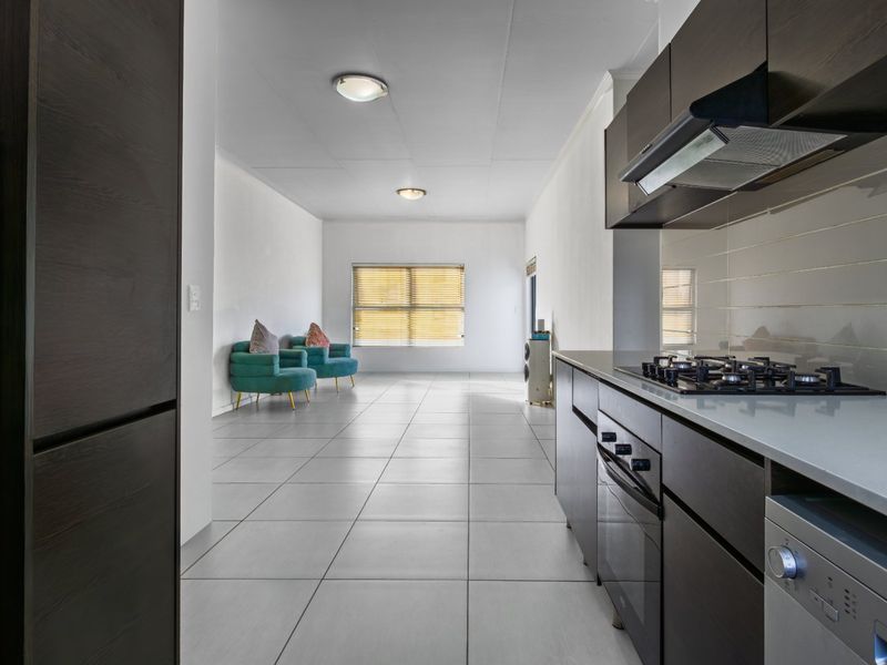 Modern Apartment in Stylish Greenstone Ridge - Photo 5