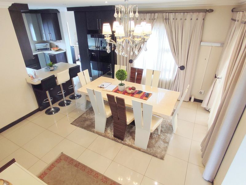 Beautiful 3 Bedroom Family Home in Amberfield Valley - Photo 7